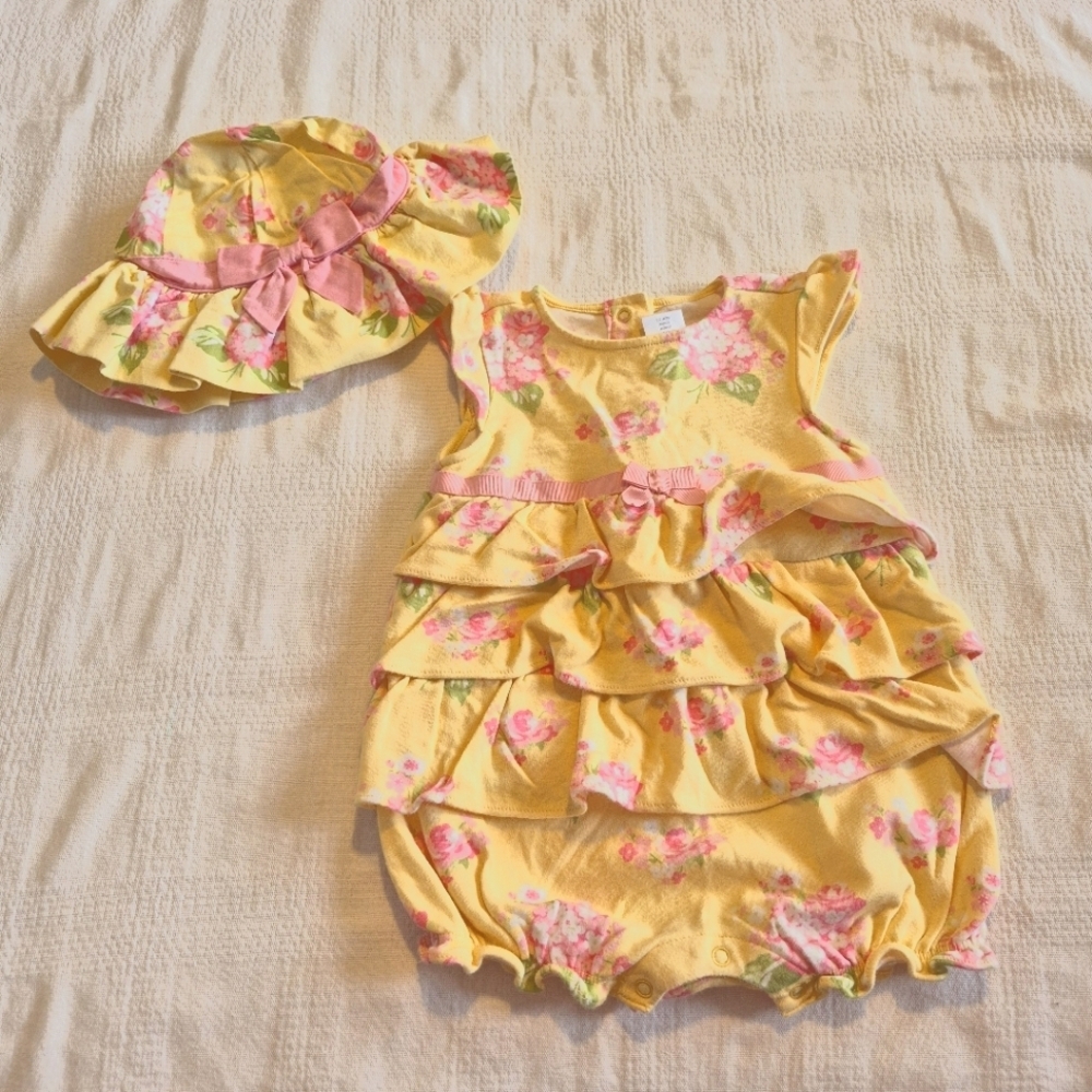 Gymboree girls size 12-18 months ruffled bubble romper with matching sun hat